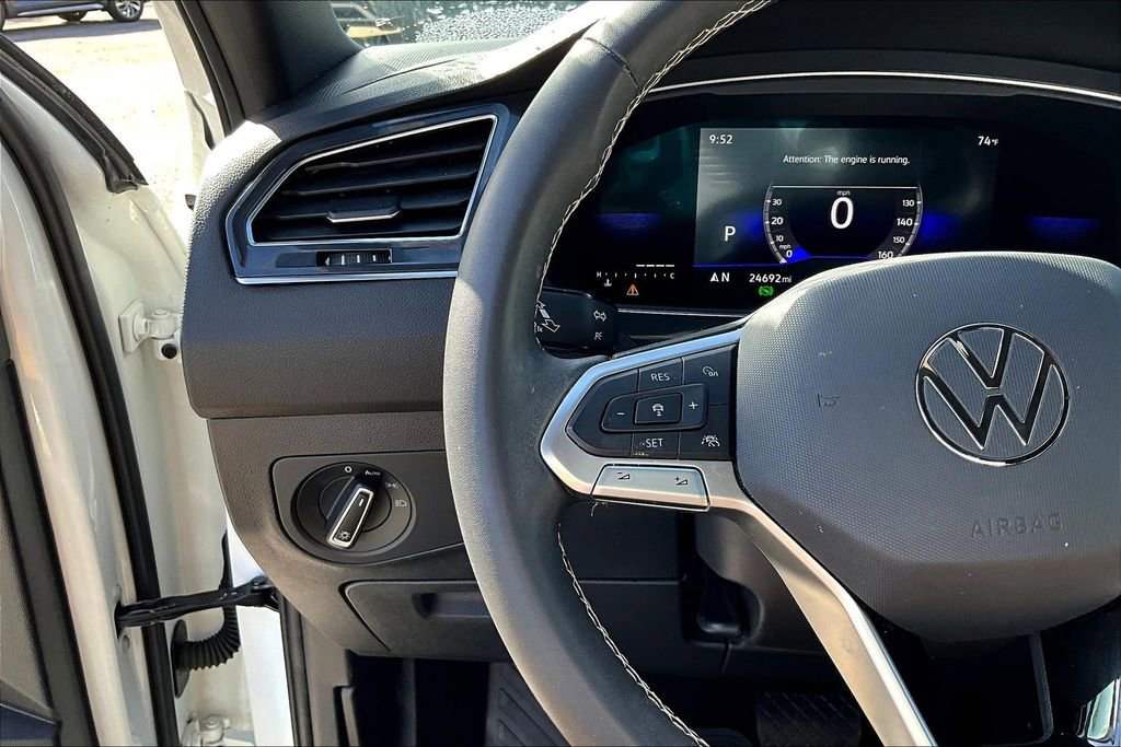 Certified 2023 Volkswagen Tiguan SE w/ Panoramic Sunroof Package image 24