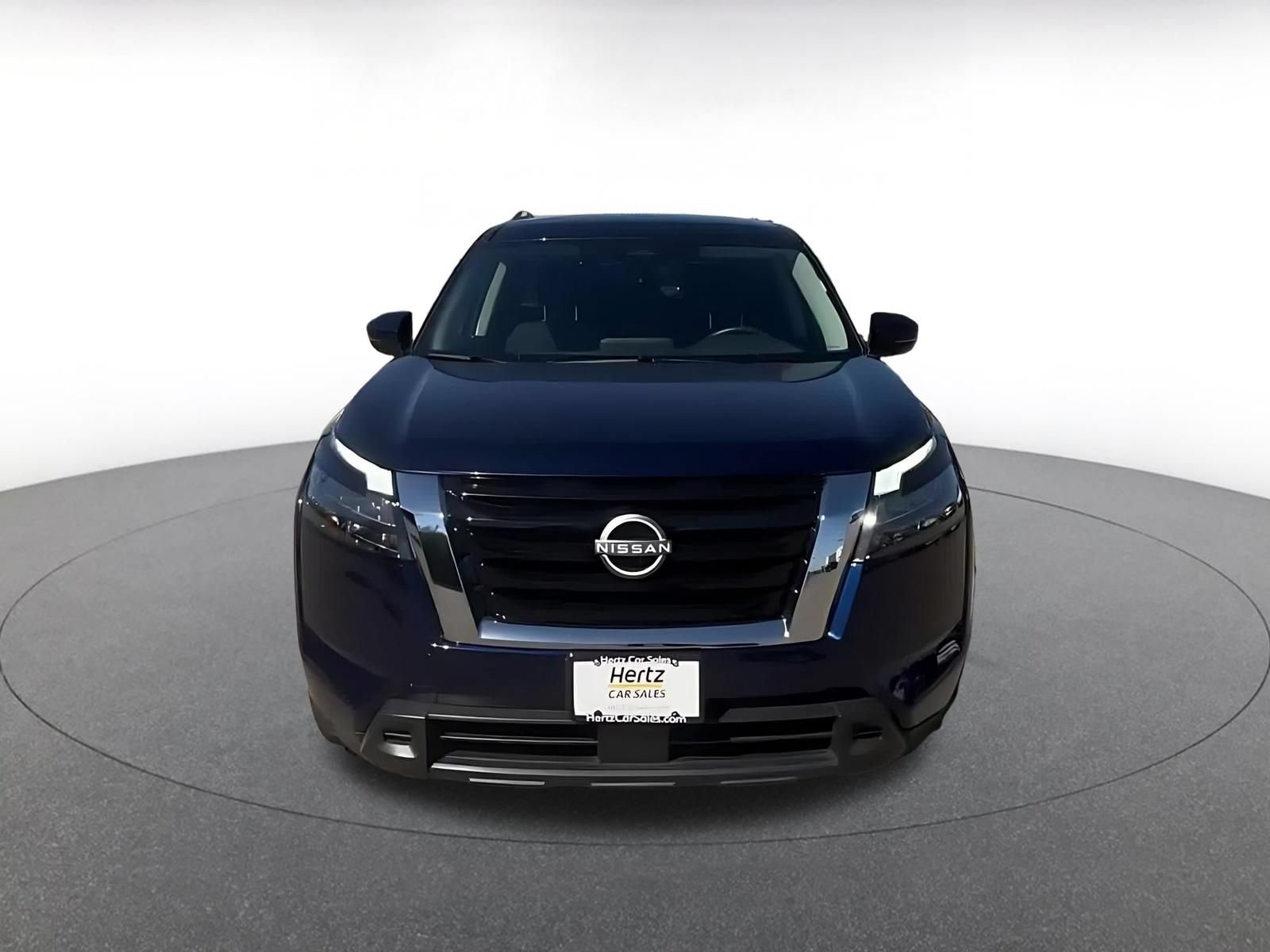 Used 2025 Nissan Pathfinder SV FWD image 4