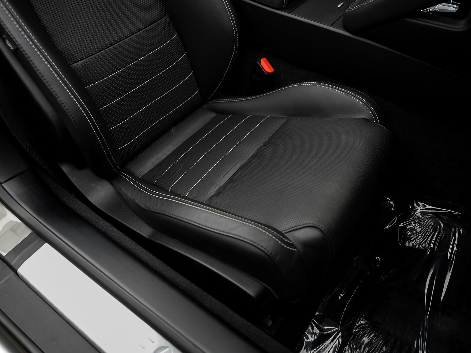 Used 2020 Jaguar F-TYPE R AWD/4WD image 39