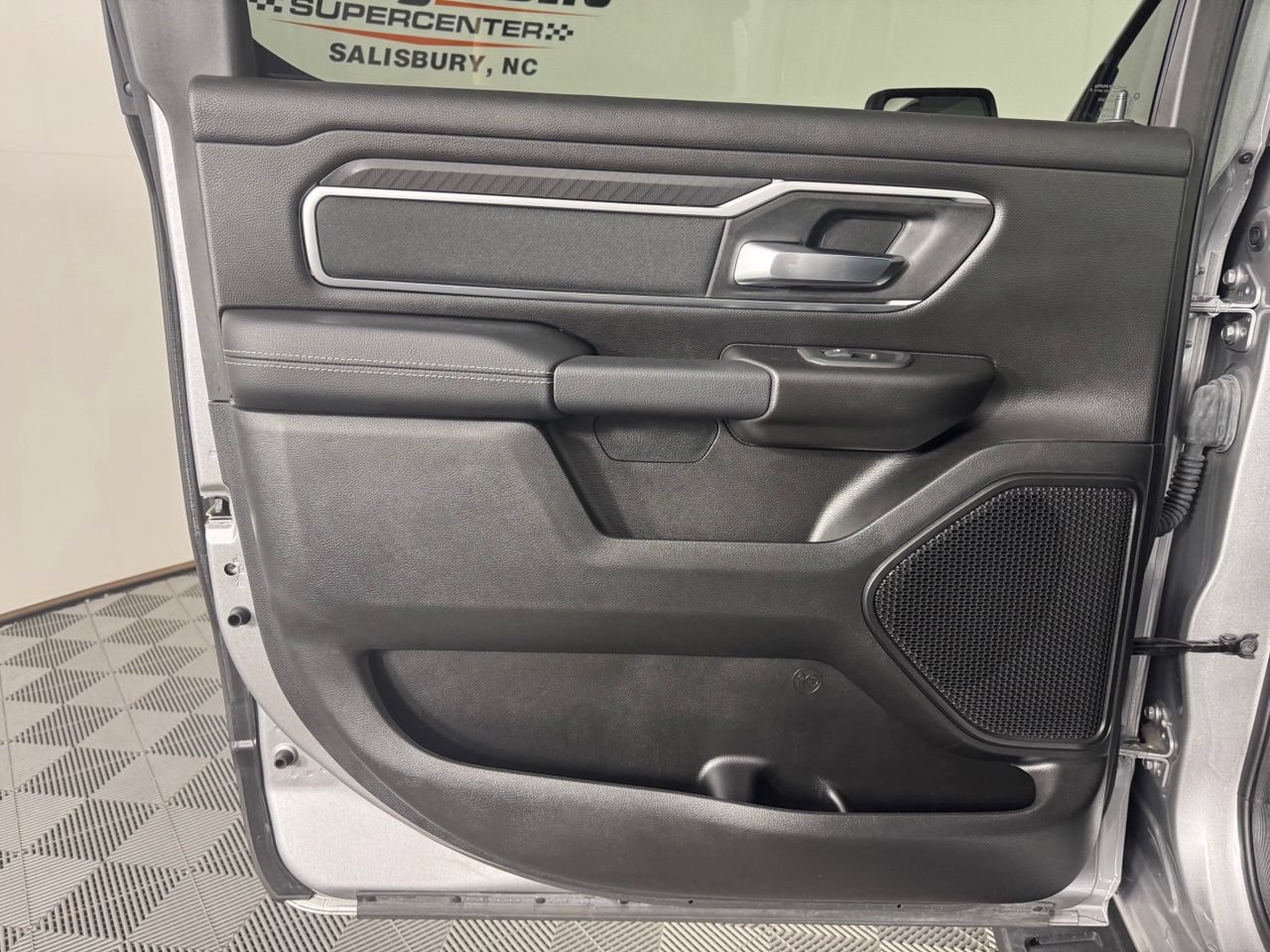 Used 2025 RAM 1500 Big Horn AWD/4WD image 32