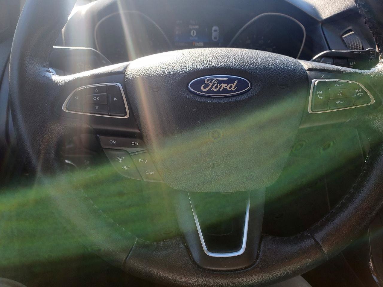 Used 2015 Ford Focus Titanium FWD image 19