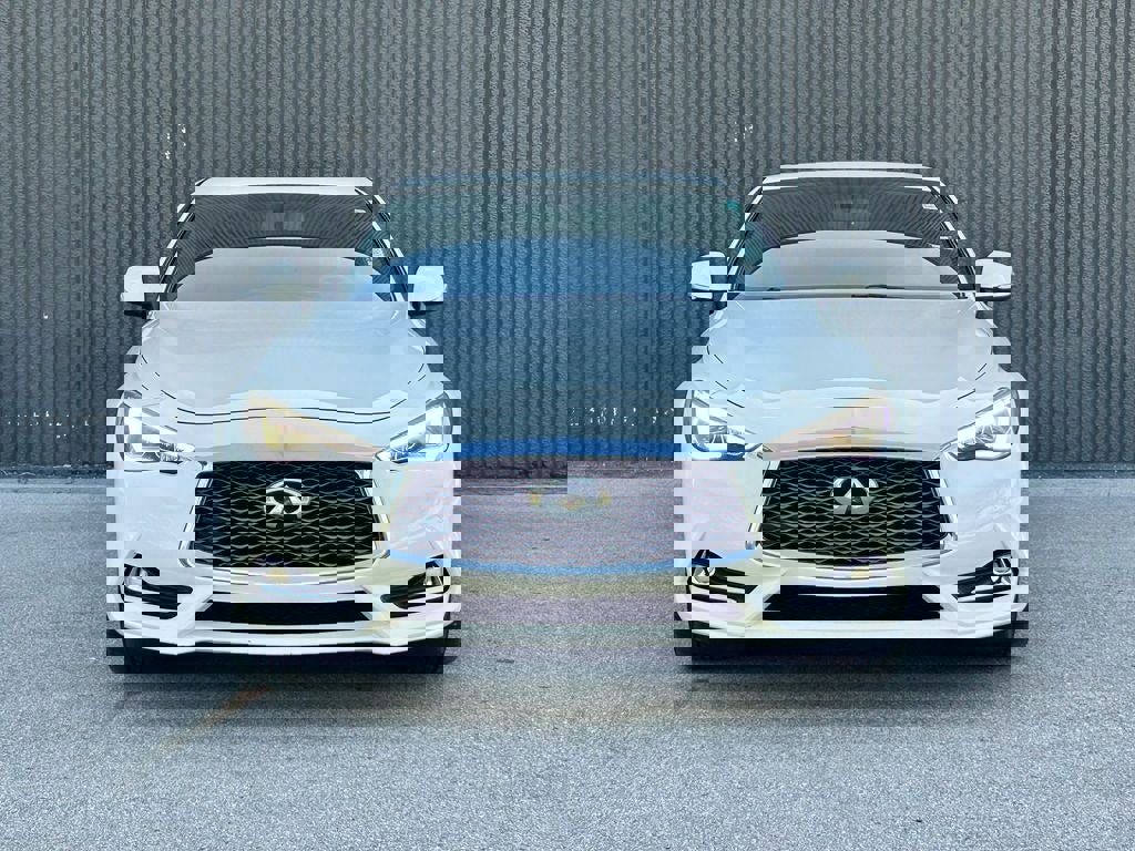 Used 2017 INFINITI Q60 w/ Cargo Package AWD/4WD image 9