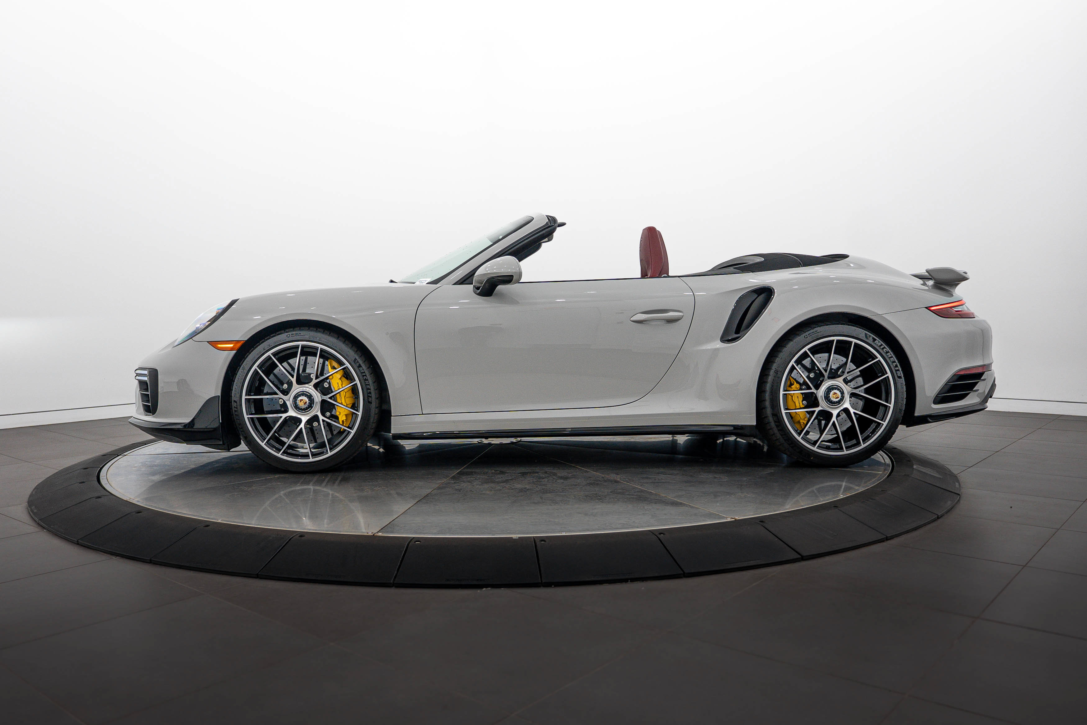 Certified 2019 Porsche 911 Turbo S AWD/4WD image 2