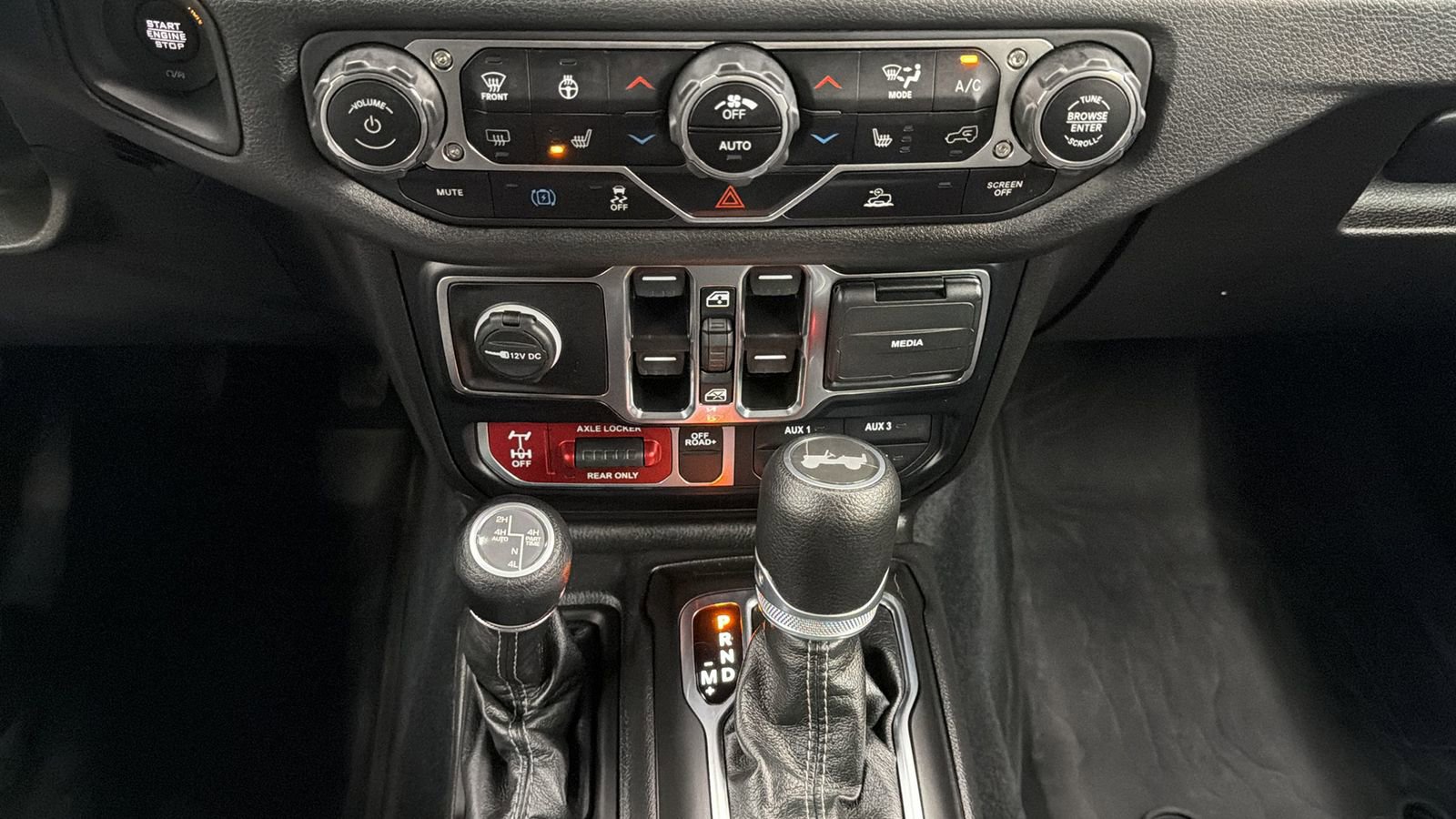 Used 2024 Jeep Wrangler Unlimited image 22