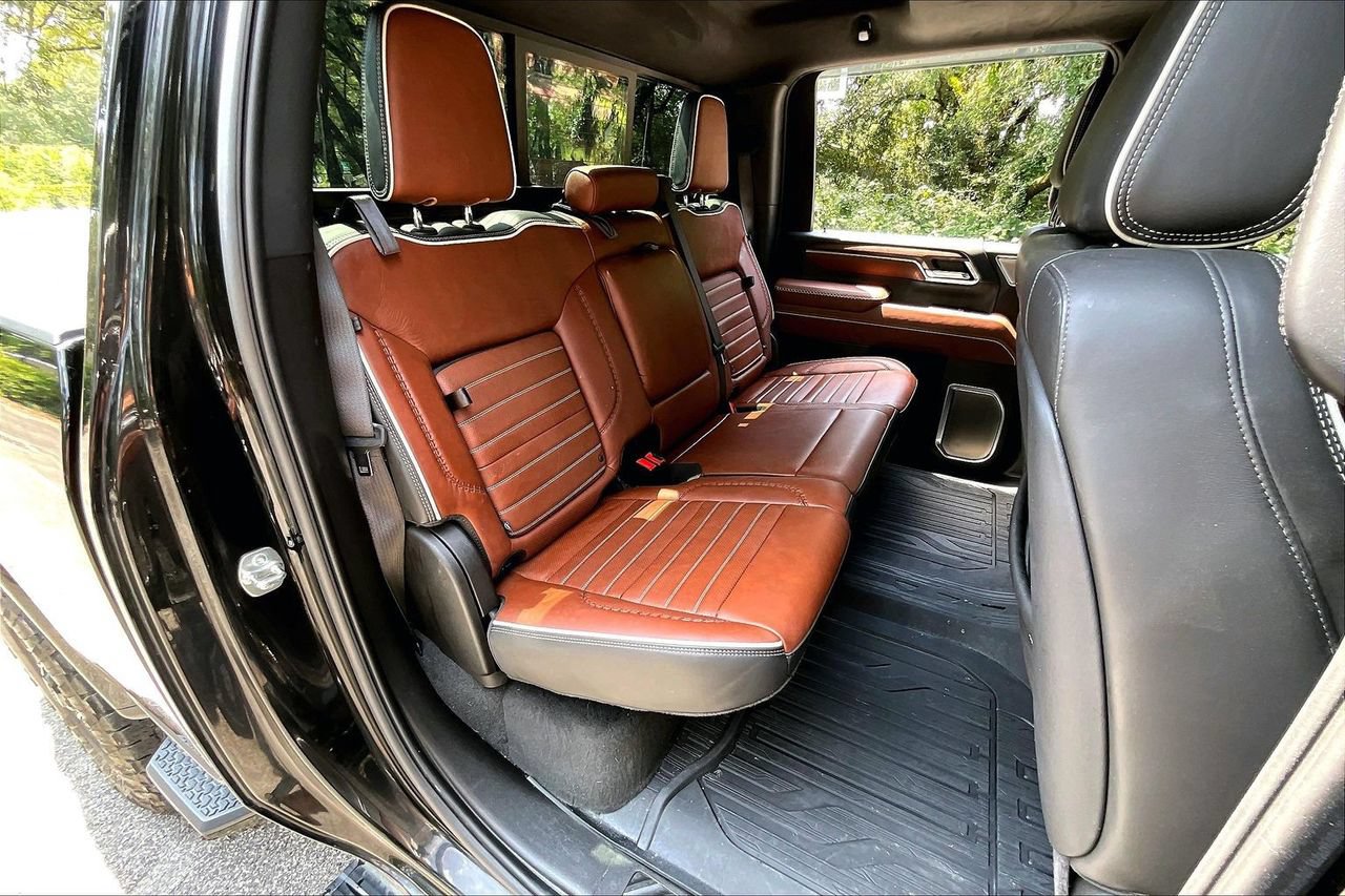 Used 2025 GMC Sierra 2500 Denali Ultimate AWD/4WD image 22