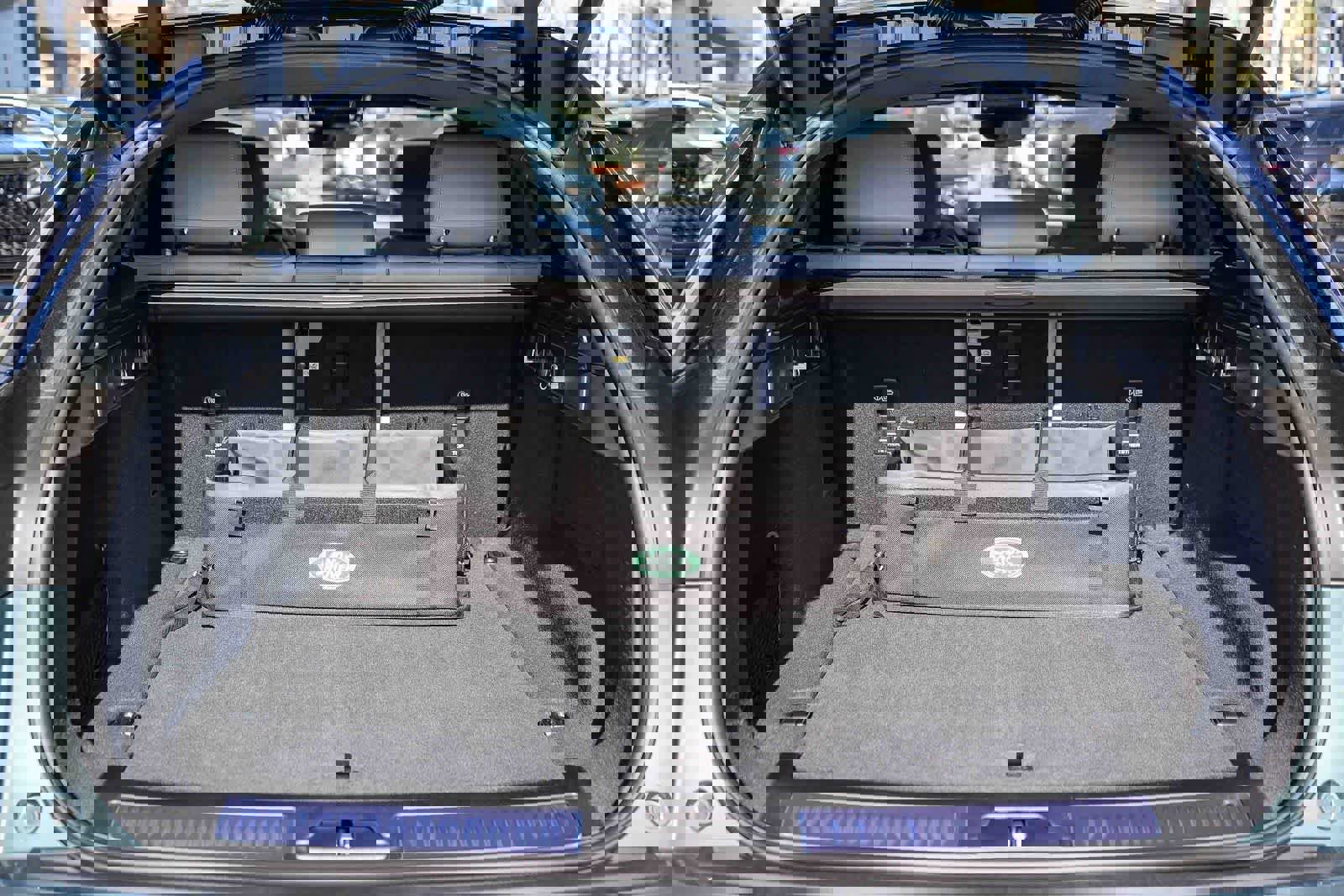 New 2026 Land Rover Range Rover Velar Dynamic SE image 23