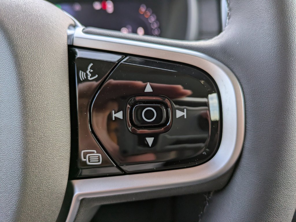 New 2026 Volvo XC90 B6 Plus w/ Protection Package Premier AWD/4WD image 25