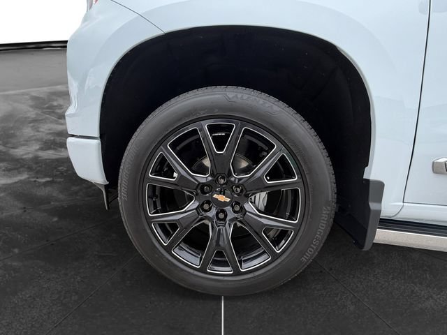 Used 2026 Chevrolet Silverado 1500 High Country AWD/4WD image 9