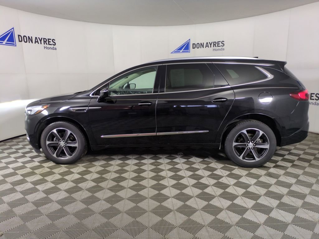 Used 2021 Buick Enclave Essence w/ Sport Touring Edition image 2