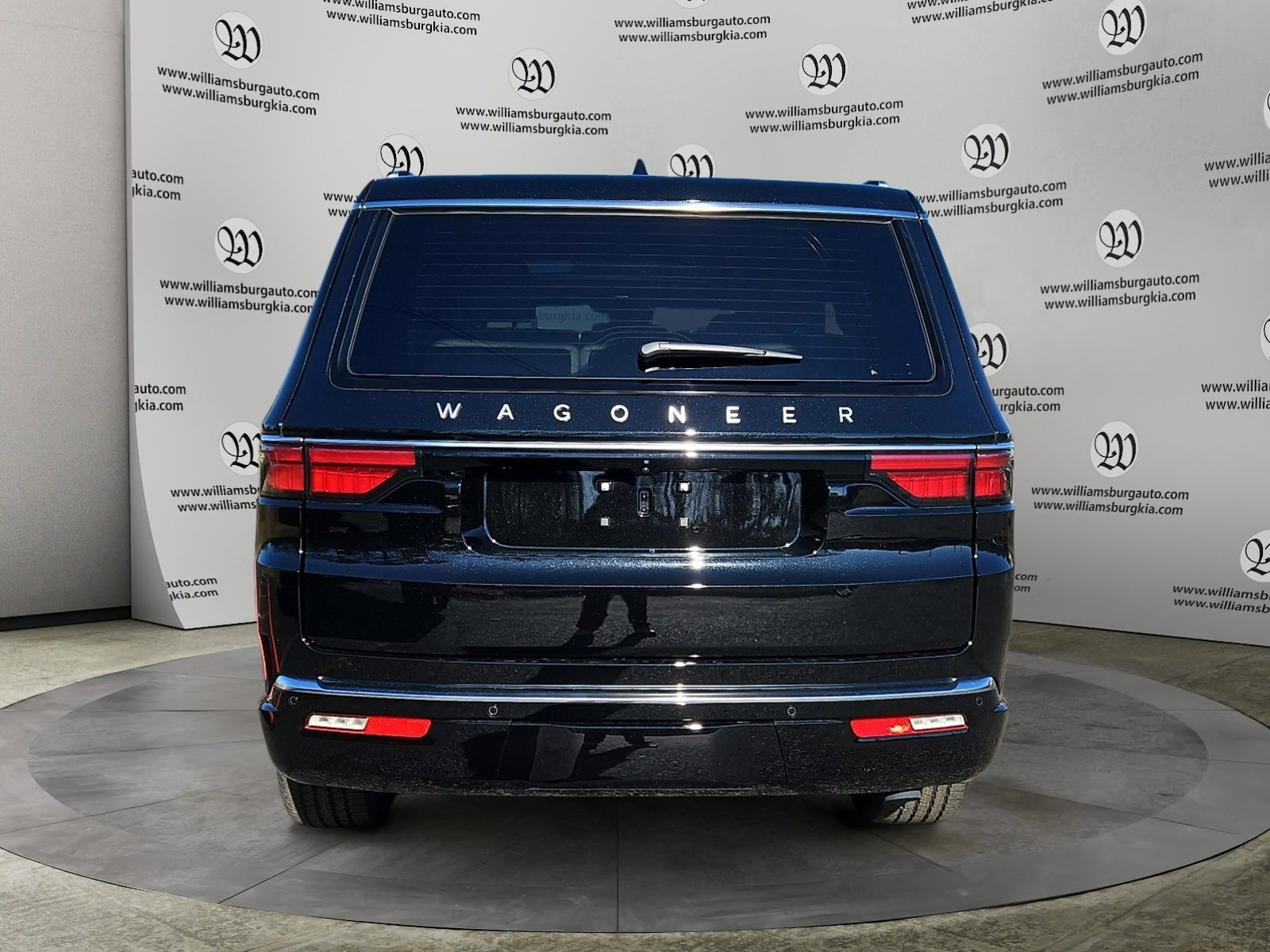 New 2025 Jeep Wagoneer 4WD w/ Premium Group I image 4