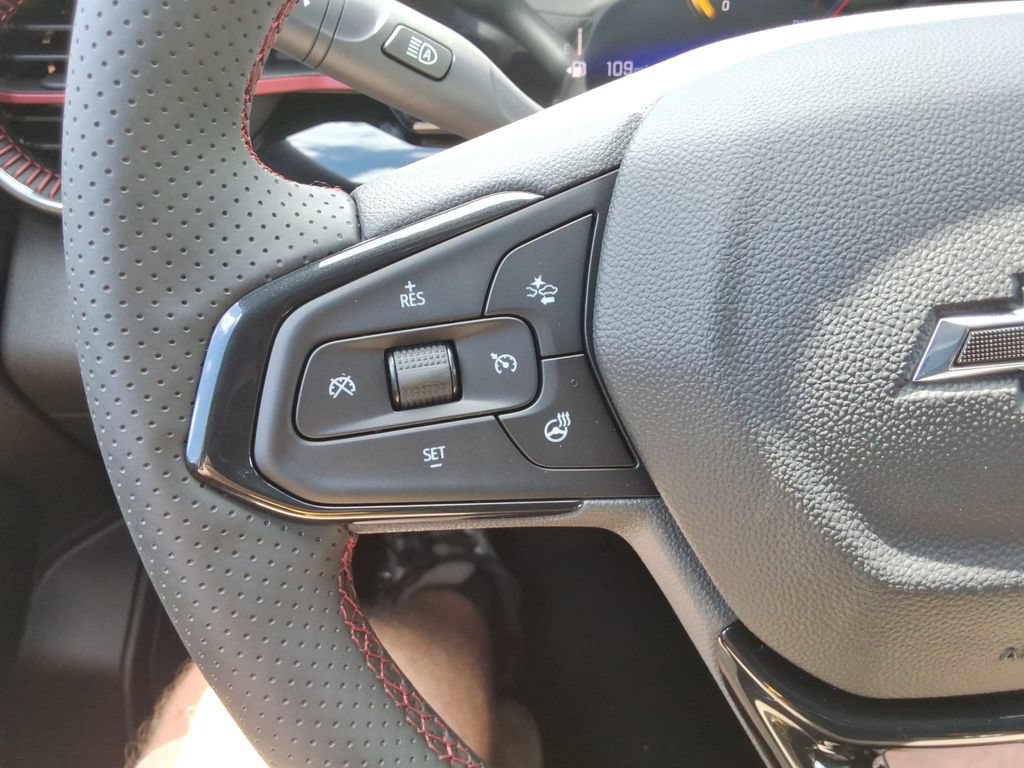 New 2026 Chevrolet Trax RS w/ Sunroof Package FWD image 26