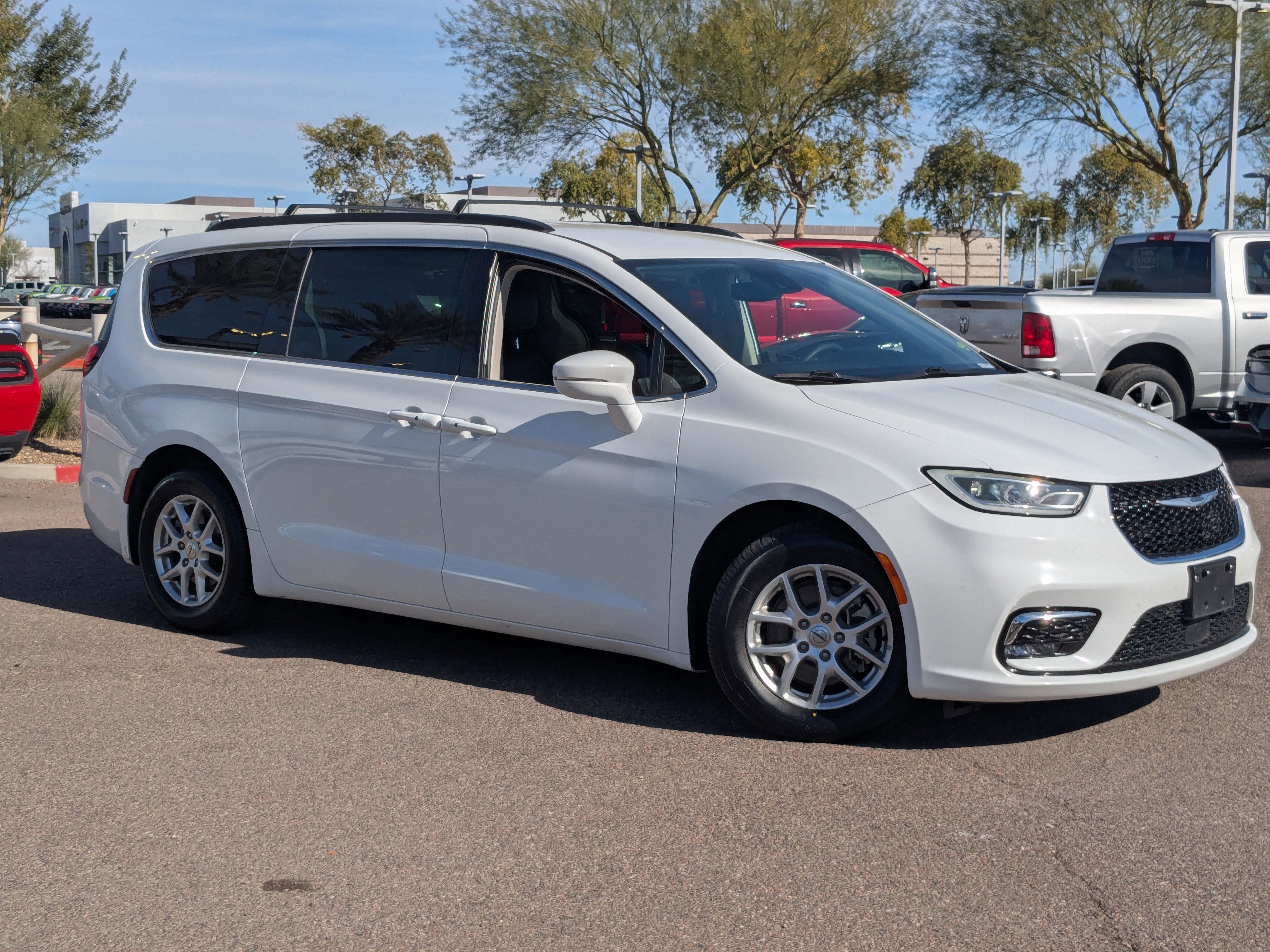 Used 2022 Chrysler Pacifica Touring-L image 36