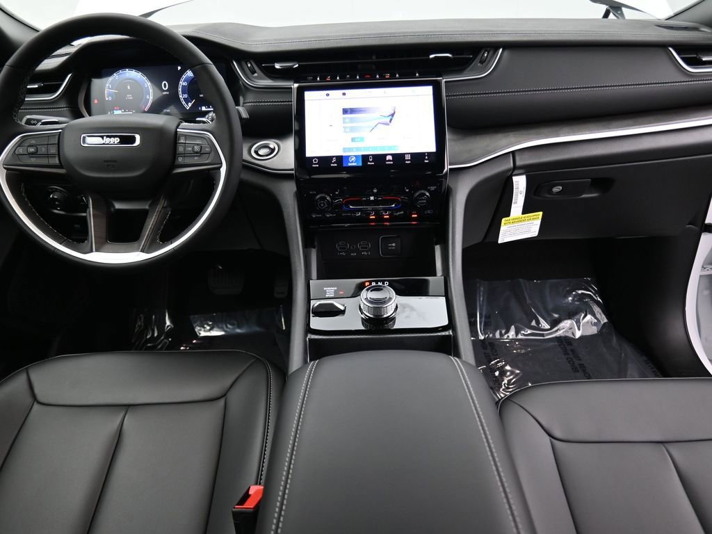 New 2025 Jeep Grand Cherokee Limited image 32