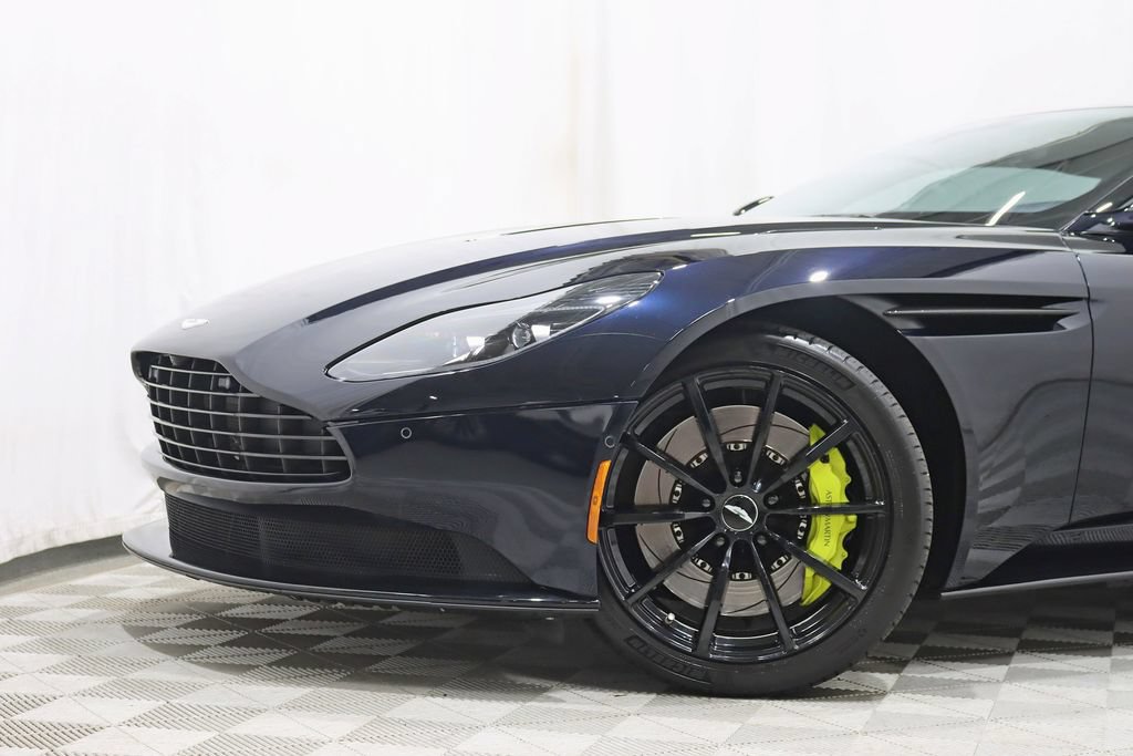 Used 2019 Aston Martin DB11 AMR RWD image 2
