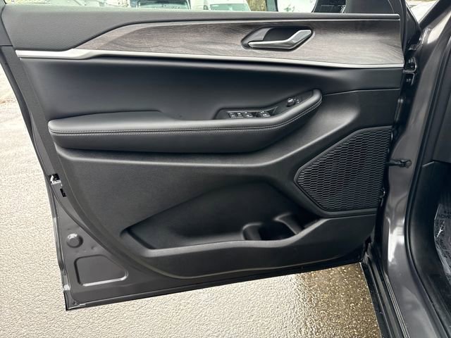 New 2026 Jeep Grand Cherokee Altitude image 15