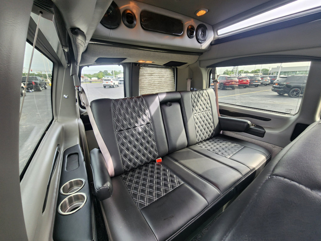 Used 2023 Chevrolet Express 2500 RWD image 7