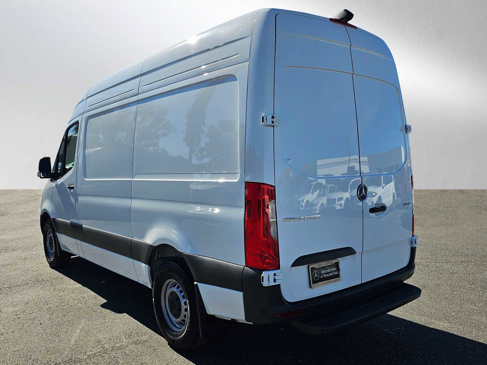 Used 2025 Mercedes-Benz Sprinter 2500 image 5