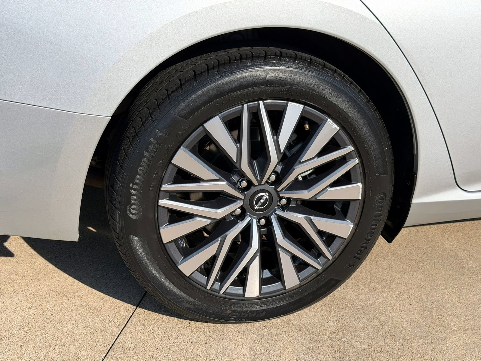 Used 2023 Nissan Altima 2.5 SV FWD image 8