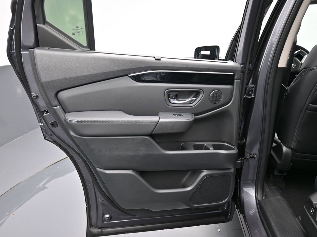 New 2025 Honda Pilot Touring image 35