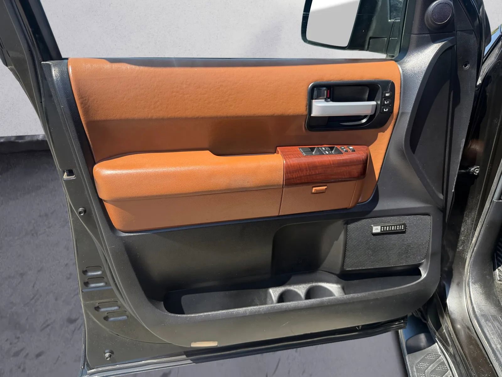 Used 2016 Toyota Sequoia Platinum image 14
