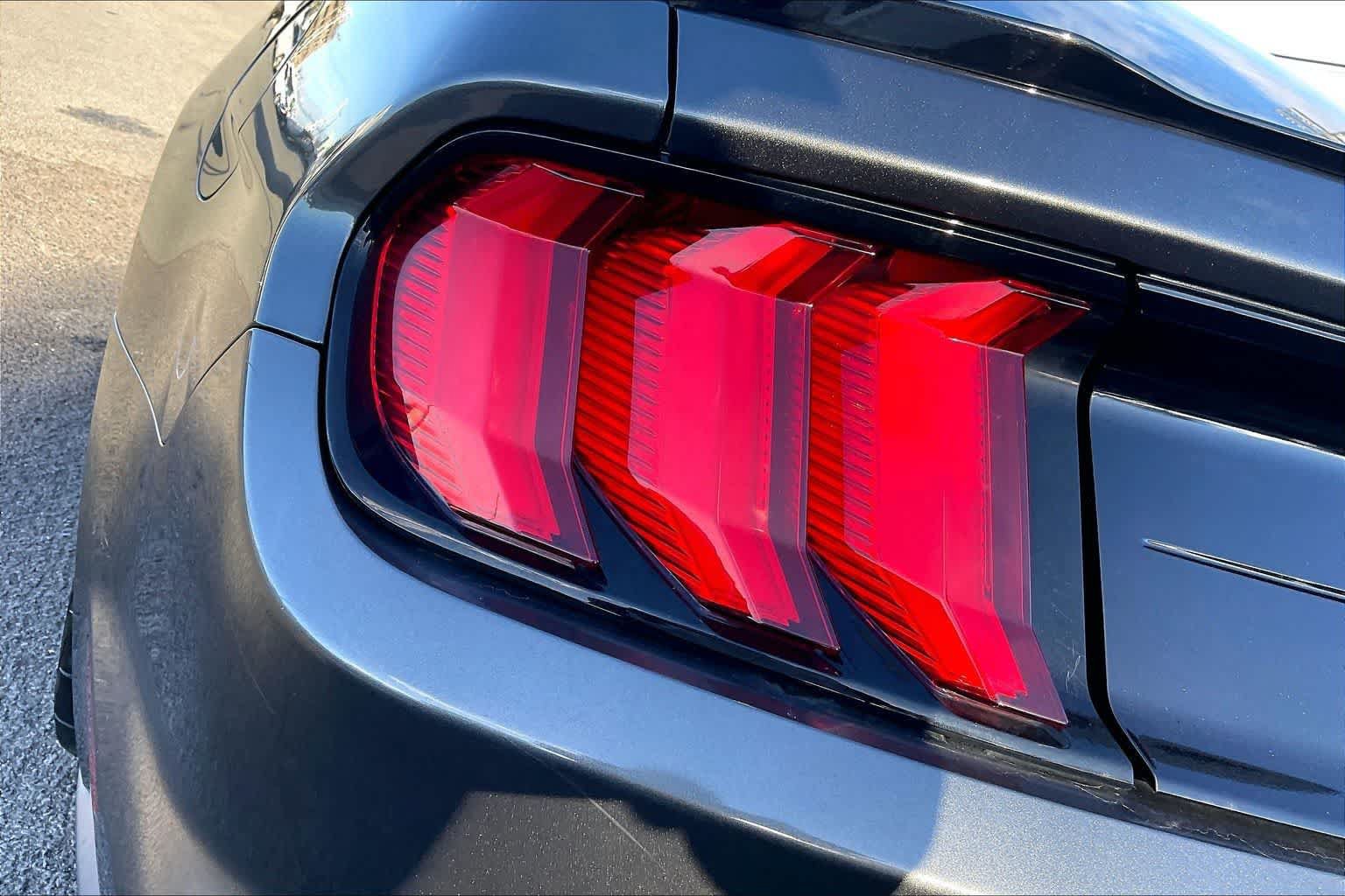 Used 2020 Ford Mustang GT w/ Black Accent Package RWD image 31