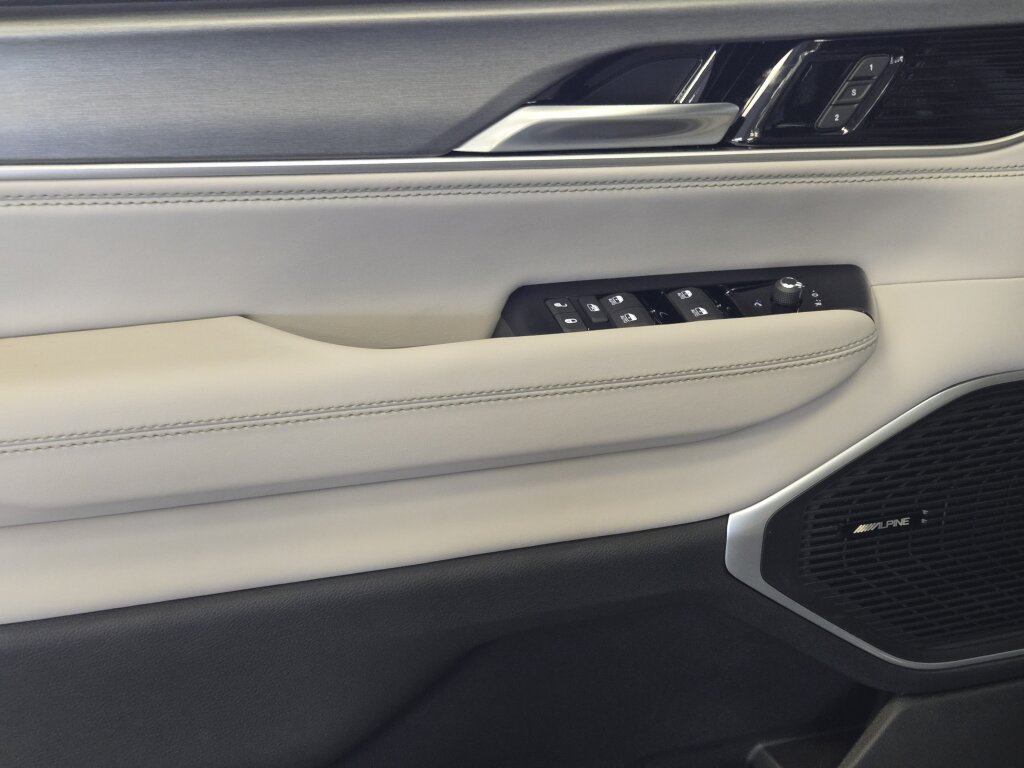 New 2026 Jeep Grand Wagoneer Limited AWD/4WD image 6