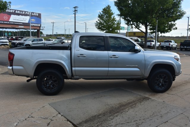 Used 2022 Toyota Tacoma SR5 AWD/4WD image 4