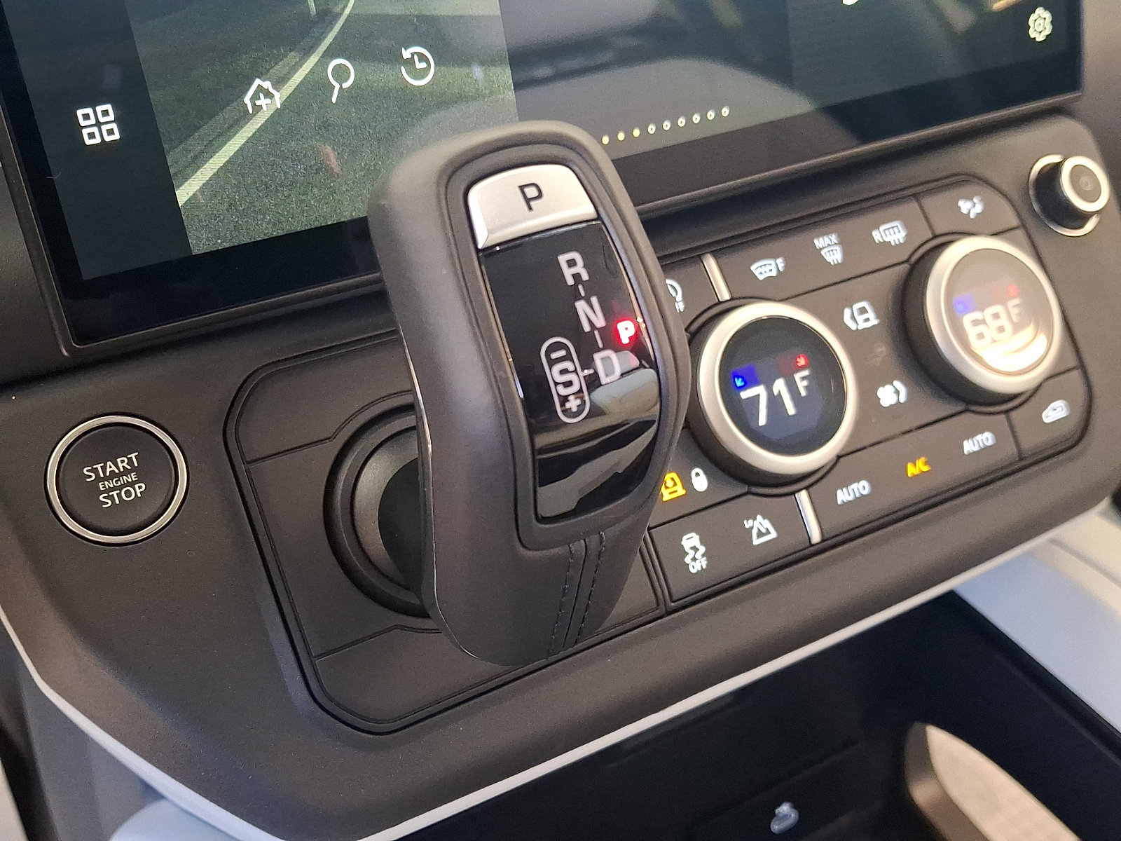 New 2026 Land Rover Defender 110 X-Dynamic SE image 12