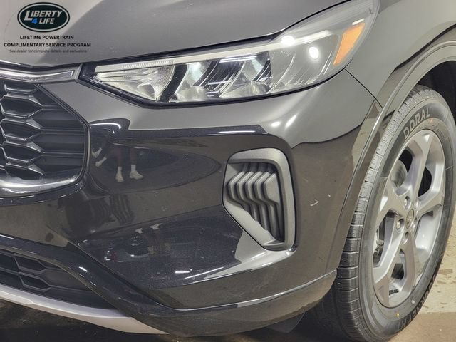 Used 2023 Ford Escape ST-Line w/ Tech Pack #1 AWD/4WD image 9