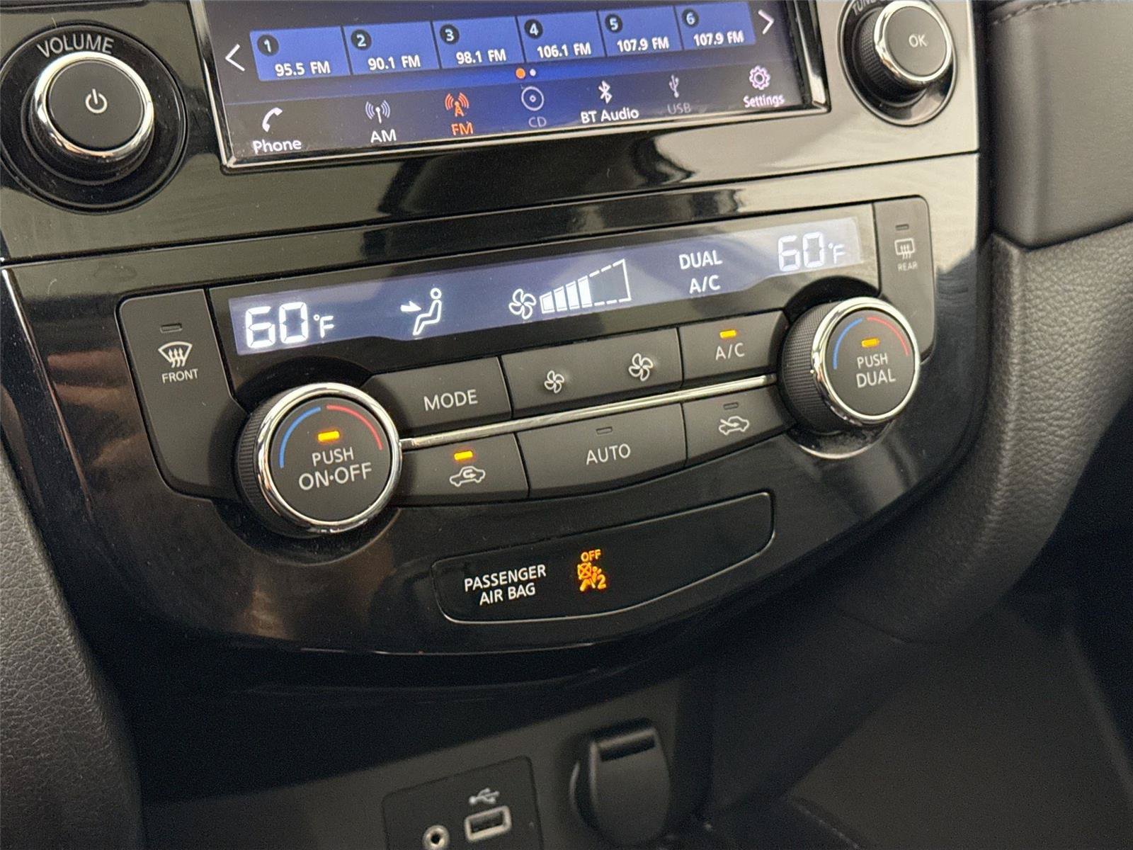Used 2018 Nissan Rogue SL w/ Premium Package FWD image 26