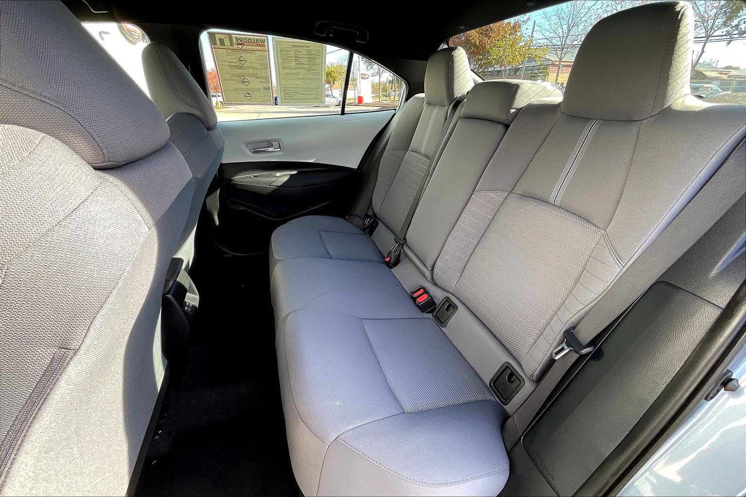 Used 2023 Toyota Corolla SE FWD image 30