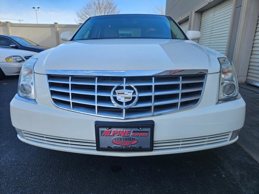 Used 2010 Cadillac DTS image 2