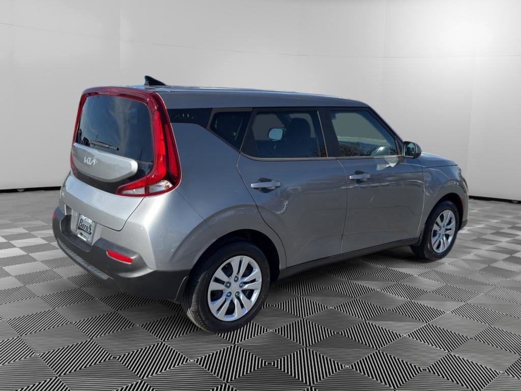 Used 2022 Kia Soul LX image 7