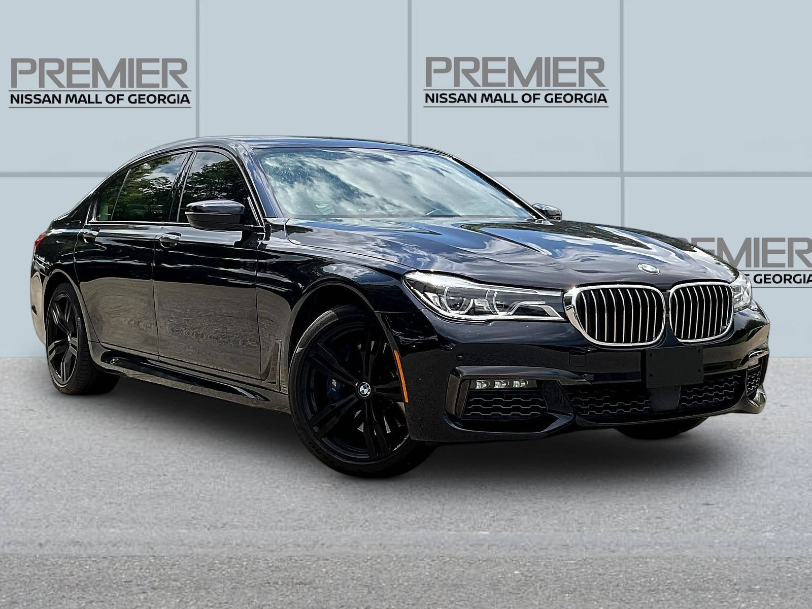 Used 2018 BMW 750i xDrive AWD/4WD image 3