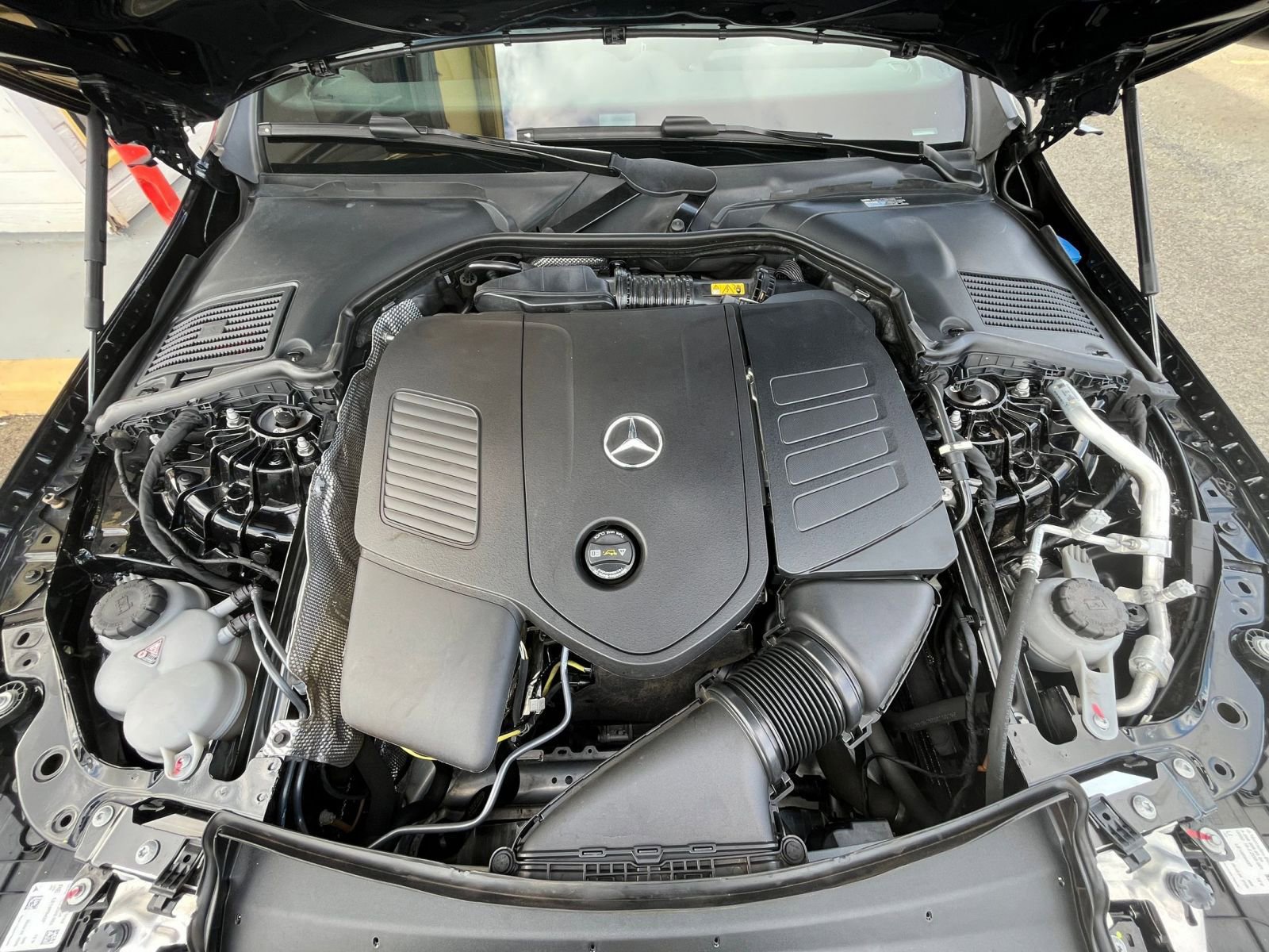 Used 2024 Mercedes-Benz C 300 4MATIC Sedan image 32