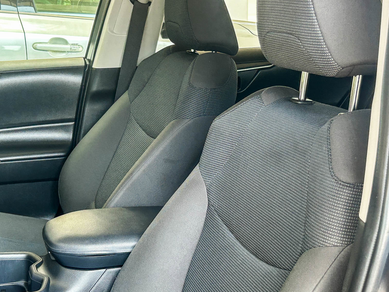 Used 2024 Toyota RAV4 LE image 21
