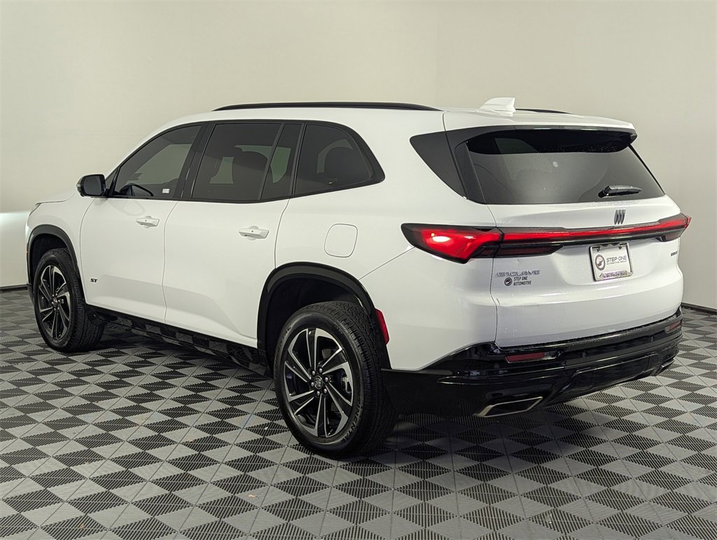 Used 2025 Buick Enclave Sport Touring w/ LPO, All-Weather Package image 7