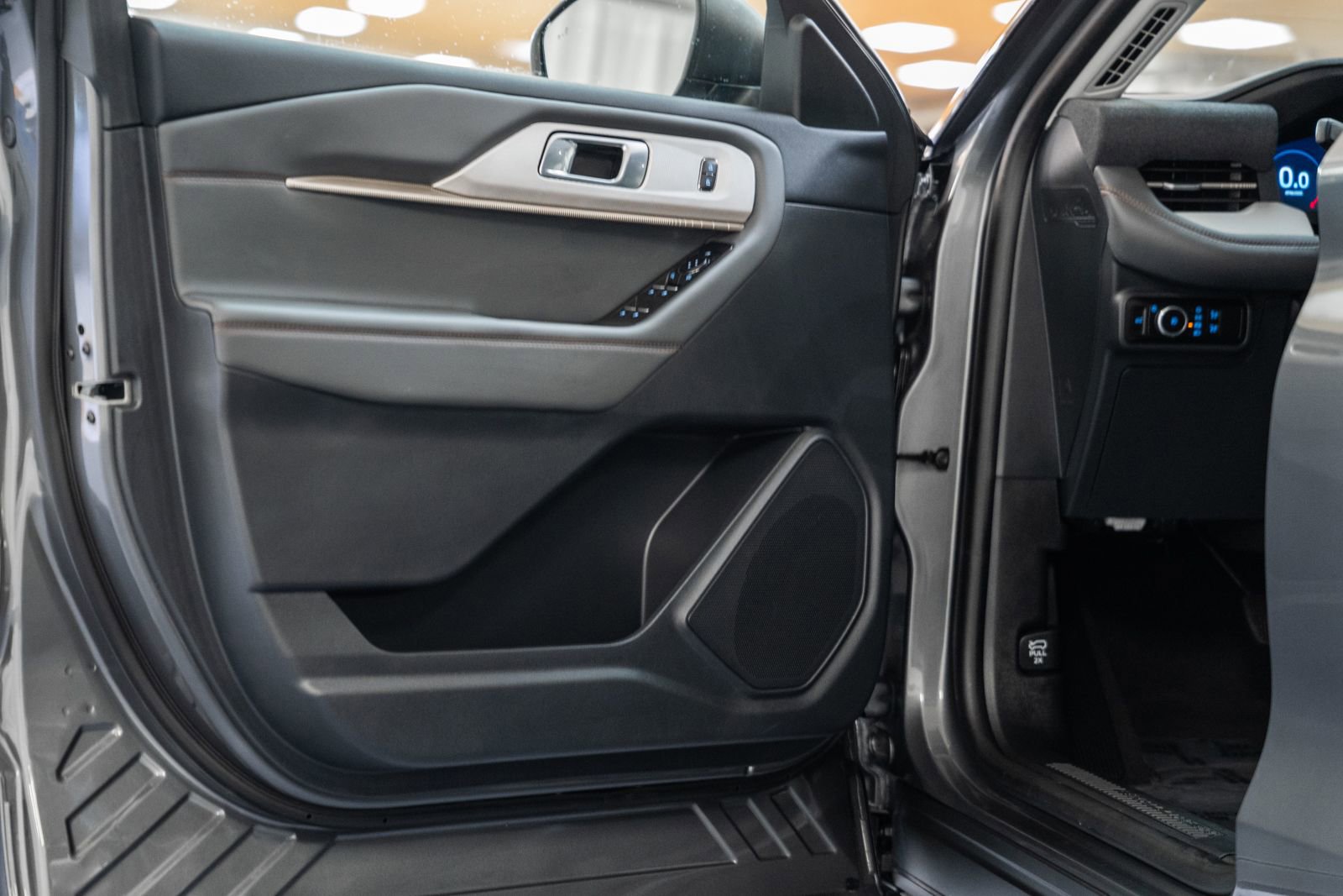 Certified 2025 Ford Explorer Active w/ Active Comfort Package image 44