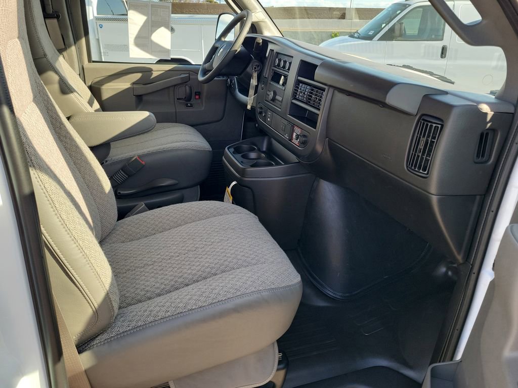 New 2026 Chevrolet Express 3500 Extended RWD image 12