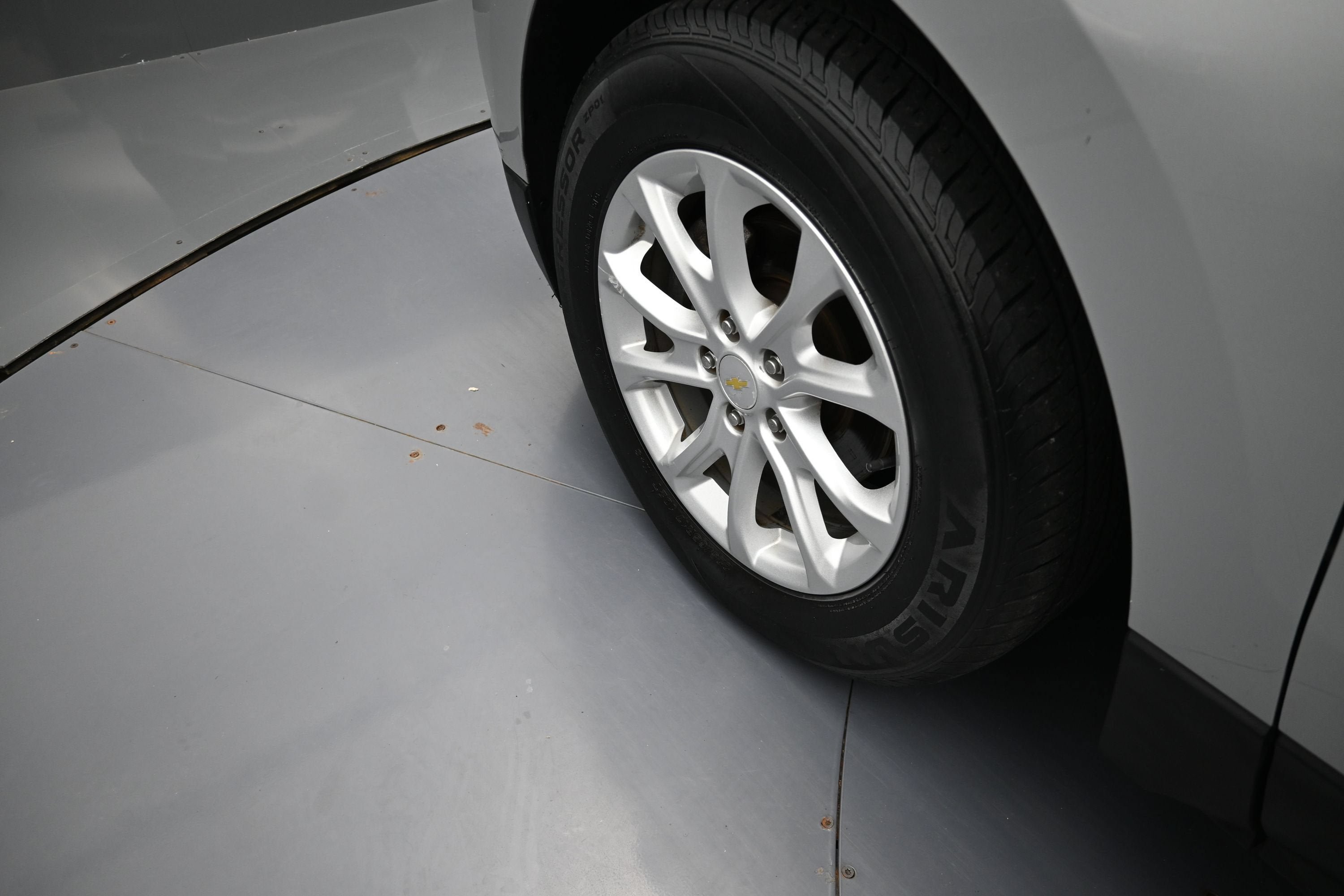 Used 2018 Chevrolet Equinox LS FWD image 32