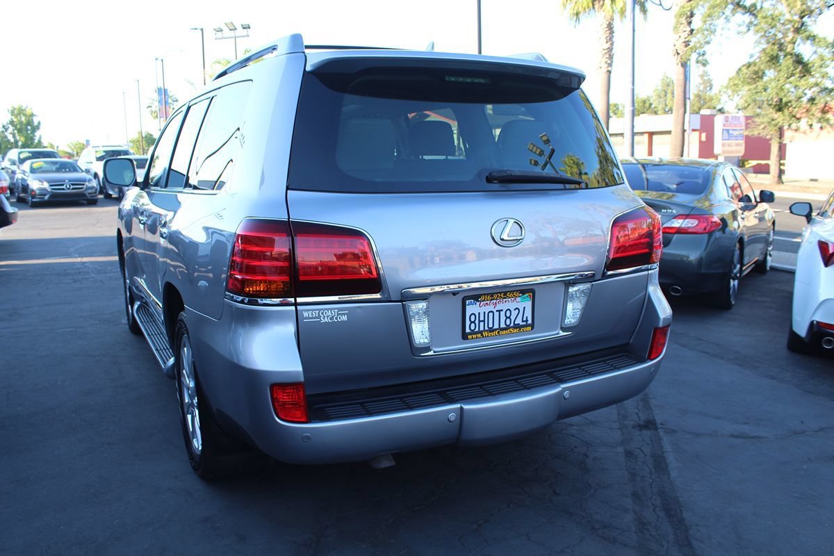 Used 2008 Lexus LX 570 4WD w/ Technology Pkg image 5