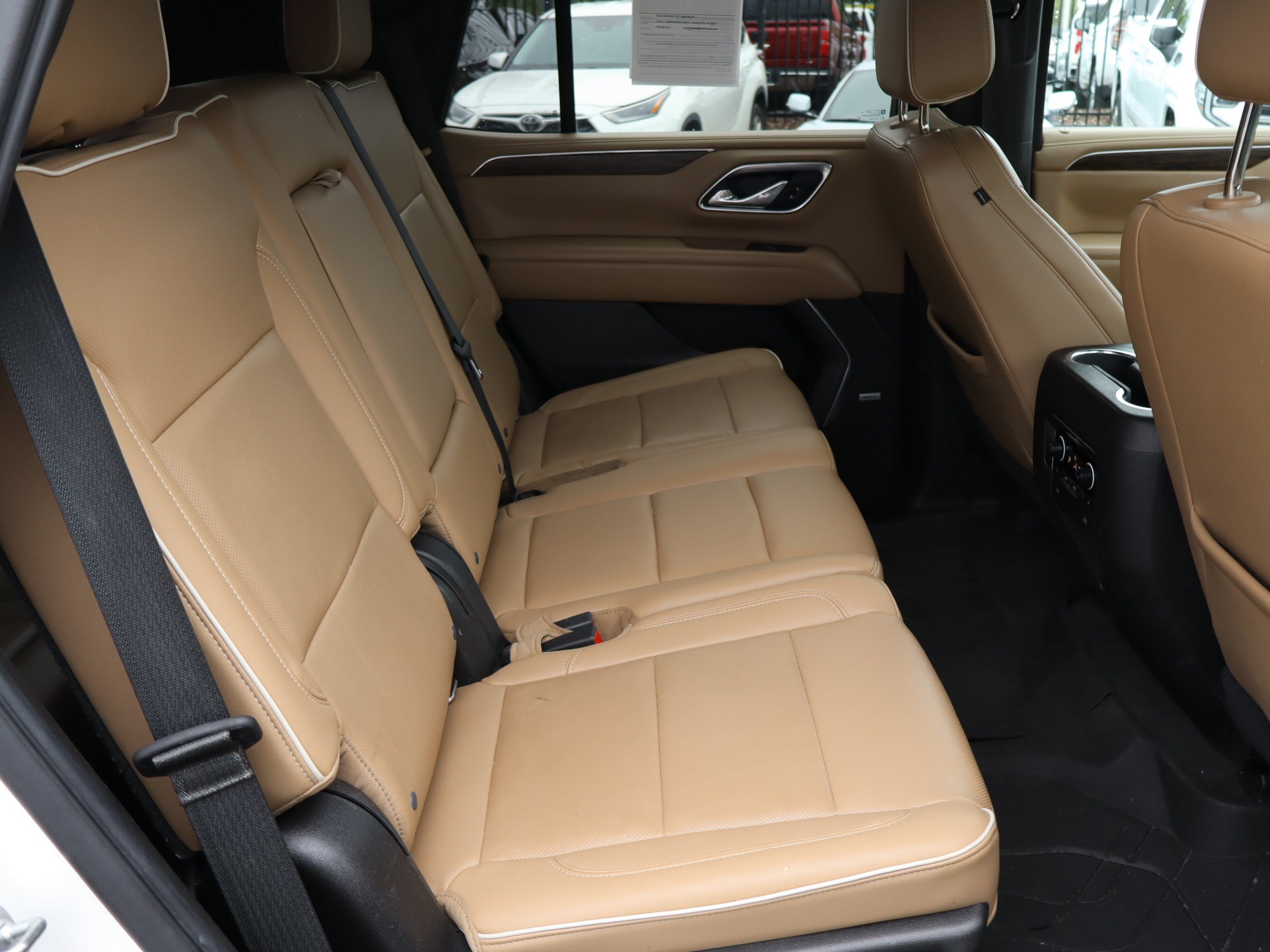 Used 2021 Chevrolet Tahoe Premier w/ Premium Package RWD image 37