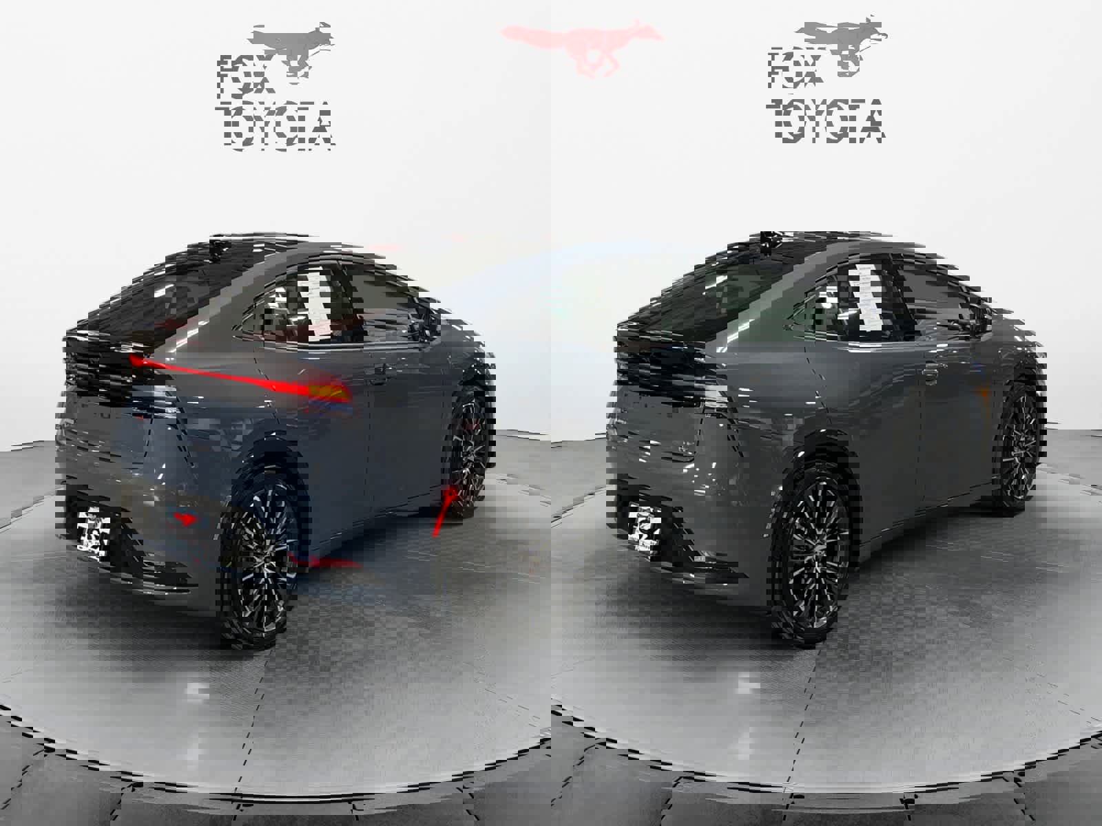 Used 2025 Toyota Prius XLE image 6