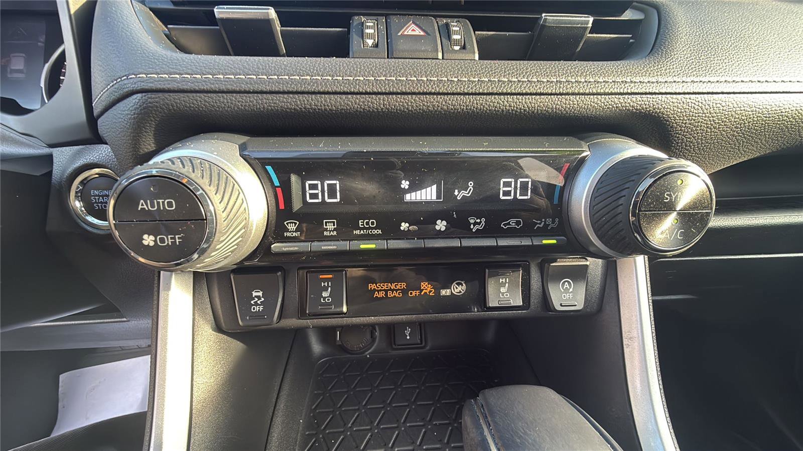 Used 2021 Toyota RAV4 XLE Premium image 20