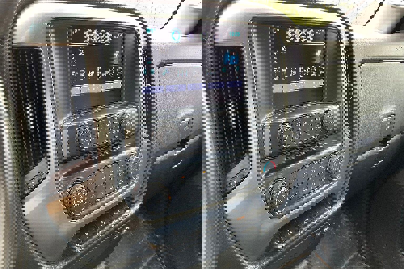 Used 2019 Chevrolet Silverado 2500 LT image 34