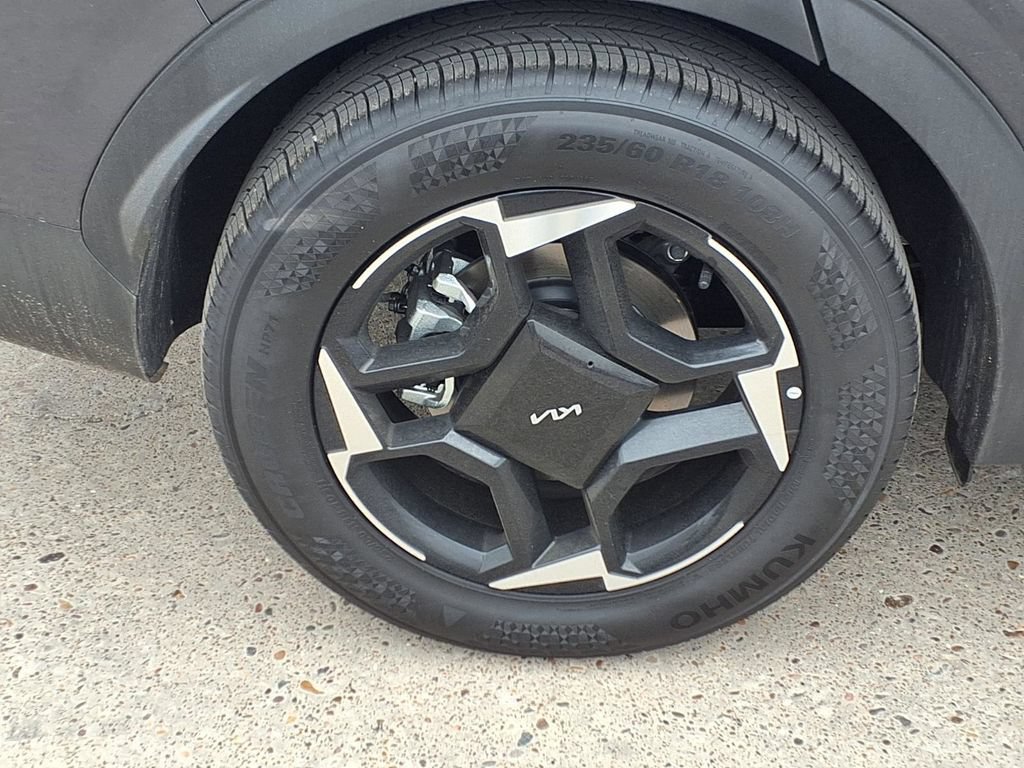 Used 2026 Kia Sportage EX FWD image 10