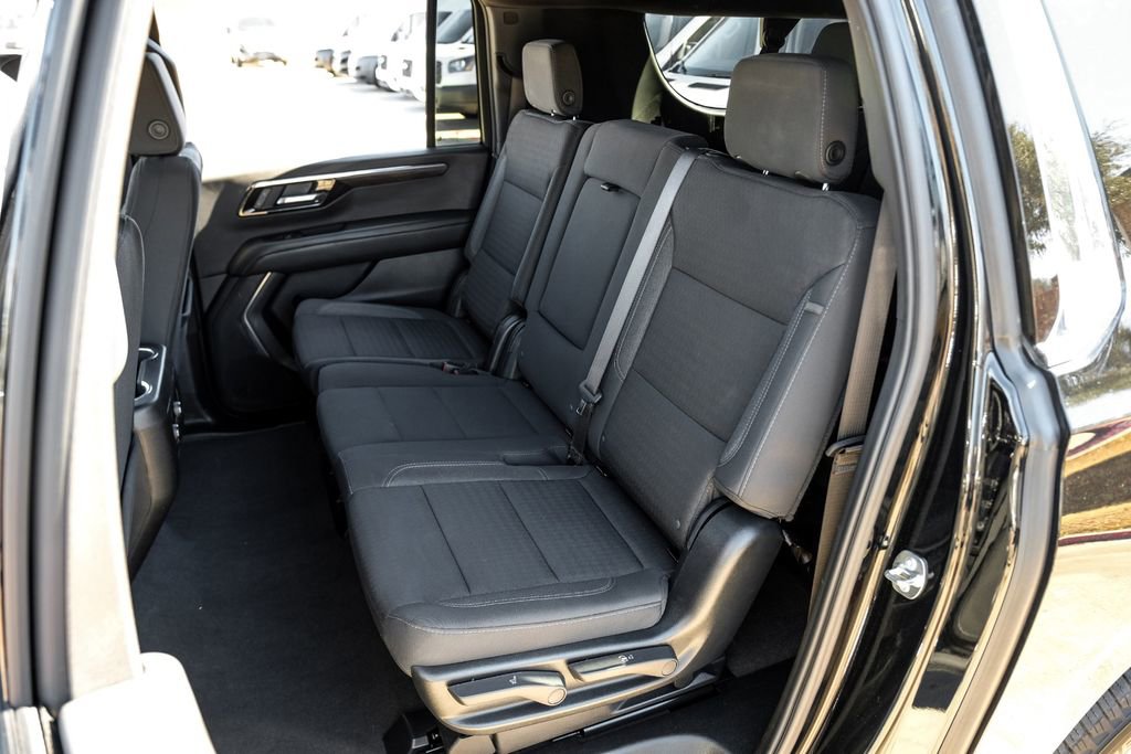 Used 2025 Chevrolet Suburban LS image 40
