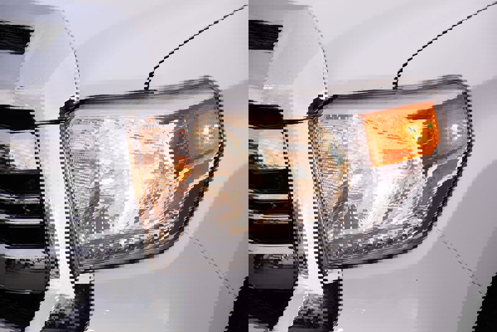 Used 2017 Toyota Tundra SR5 w/ SR5 Upgrade Package image 18