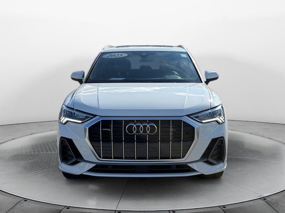 Certified 2025 Audi Q3 2.0T Premium Plus w/ Premium Plus Package image 2
