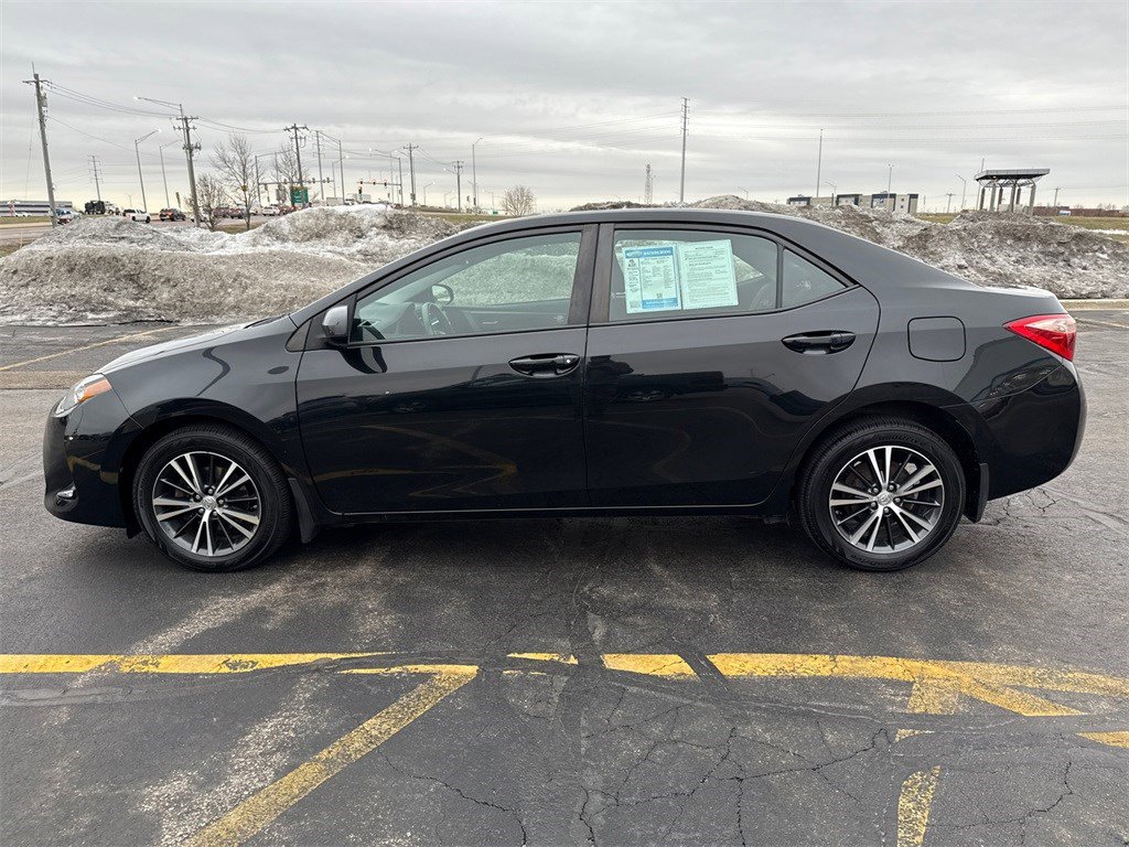 Used 2017 Toyota Corolla LE image 8